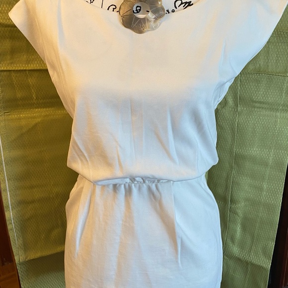 Dress - Picture 3 of 6